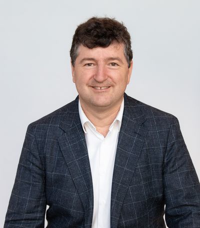 Dr. Stefan Kiefer